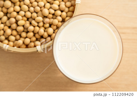 豆乳と大豆 豆乳と大豆 112209420