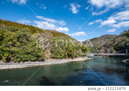 浅春の宇治川風景 浅春の宇治川風景 112213870