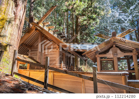 【仁科神明宮】本殿・釣屋・中門【国宝】 112214280