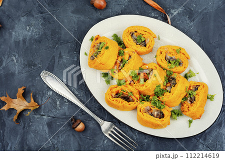 Pumpkin rolls with mushrooms 112214619