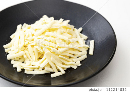 白背景にとろけるチーズ 白背景にとろけるチーズ 112214832