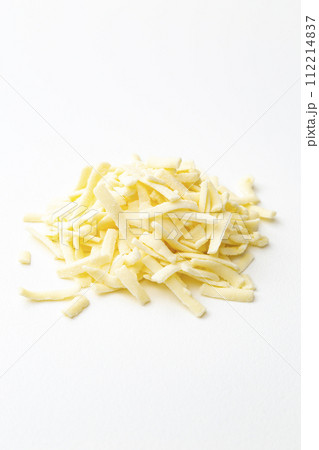 白背景にとろけるチーズ 白背景にとろけるチーズ 112214837