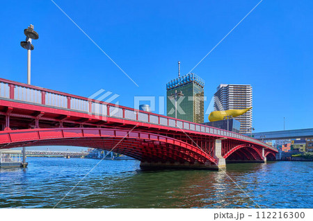 東京都台東区雷門2丁目付近から吾妻橋と対岸の墨田区吾妻橋1丁目方面 東京都台東区雷門2丁目付近から吾妻橋と対岸の墨田区吾妻橋1丁目方面 112216300