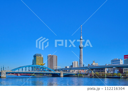 東京都台東区駒形2丁目(隅田川テラス付近)から駒形橋と対岸の墨田区吾妻橋1丁目方面 東京都台東区駒形2丁目(隅田川テラス付近)から駒形橋と対岸の墨田区吾妻橋1丁目方面 112216304