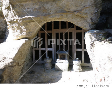 藤沢市の龍口寺にある御霊窟(土牢) 藤沢市の龍口寺にある御霊窟(土牢) 112219270