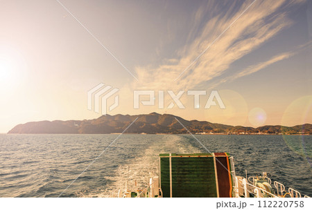 福岡県宗像市の綺麗な海 福岡県宗像市の綺麗な海 112220758