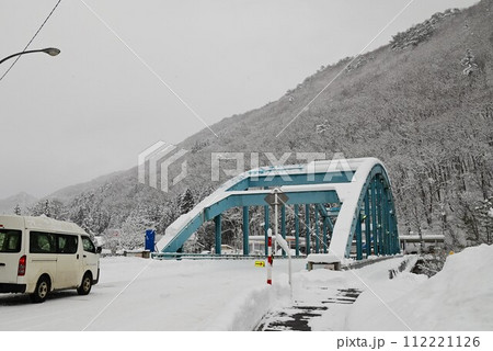大雪の西和賀町 川尻橋 大雪の西和賀町 川尻橋 112221126