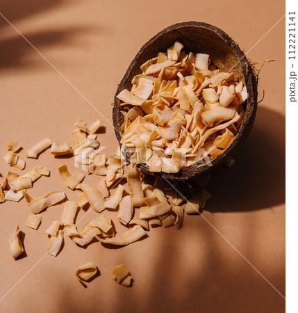 dried coconut flakes in coconut 112221141