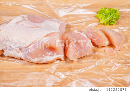 カットした鶏ムネ肉 112222071