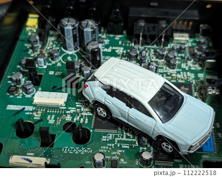 自動運転　AI　基盤　自動車　乗用車　車 112222518