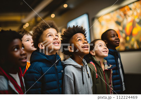 Schoolchildren Delight in Art at Gallery Exhibition - A Cultural Journey. created with Generative AI 112224469