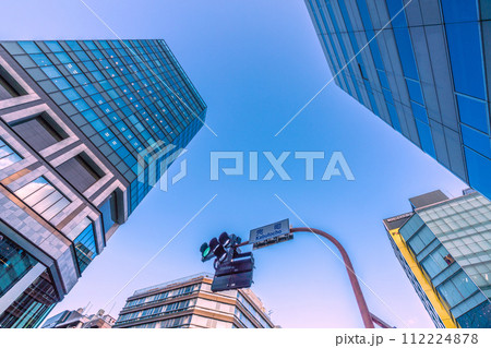 日本の東京都市景観 4万円台日経平均株価史上最高値更新…茅場町駅前の「兜町」交差点などを望む＝4日 112224878