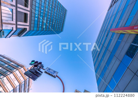 日本の東京都市景観 4万円台日経平均株価史上最高値更新…茅場町駅前の「兜町」交差点などを望む＝4日 112224880