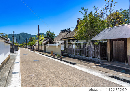 【重要伝統的建造物群保存地区】篠山　御徒士町武家屋敷群の風景1　兵庫県丹波篠山市 112225299