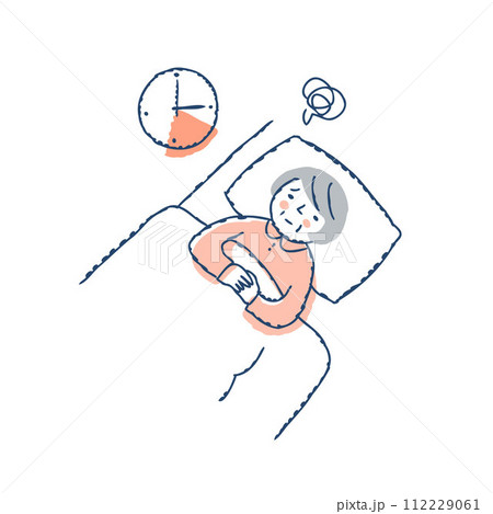 眠れなくて睡眠時間が短いシニア女性 112229061