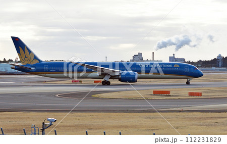 ベトナム航空B787-10十余三タキシング 112231829