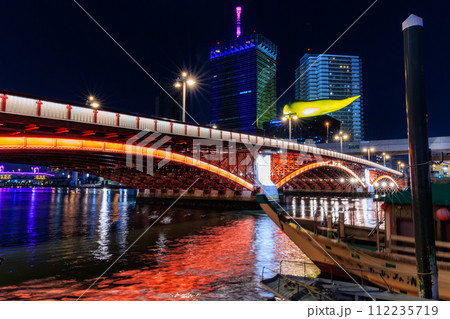 東京　台東区　吾妻橋の夜景 112235719
