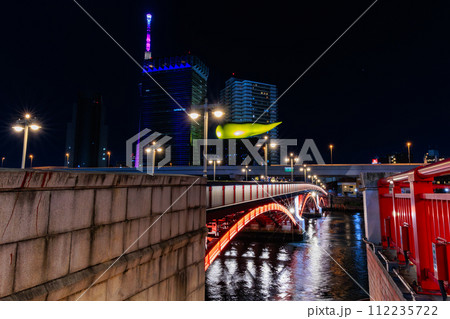 東京　台東区　吾妻橋の夜景 112235722