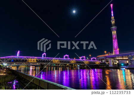 東京 墨田区 すみだリバーウォークの夜景 東京 墨田区 すみだリバーウォークの夜景 112235733
