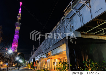 東京 墨田区の都市風景 東京ミズマチの夜景 東京 墨田区の都市風景 東京ミズマチの夜景 112235758