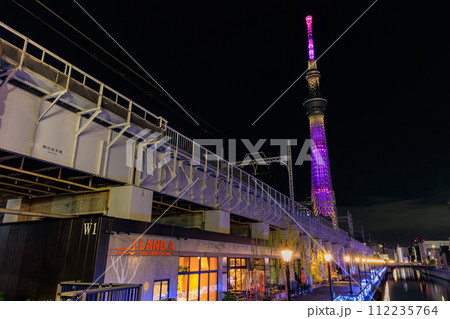 東京 墨田区の都市風景 東京ミズマチの夜景 東京 墨田区の都市風景 東京ミズマチの夜景 112235764