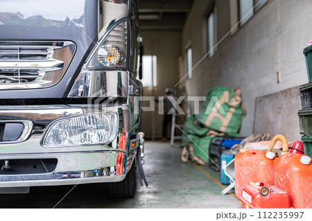 解体屋のトラック 112235997