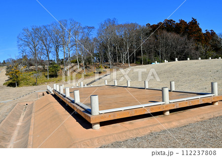 宮城県 多賀城 城前官衙 中央広場東側の床張り建物の復元 宮城県 多賀城 城前官衙 中央広場東側の床張り建物の復元 112237808