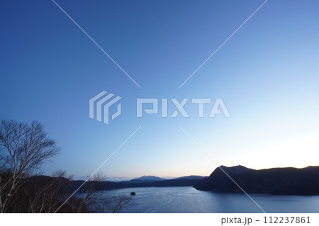 摩周湖の夜明け~初冬 摩周湖の夜明け~初冬 112237861