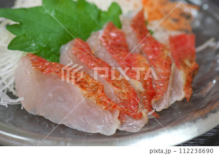 炙り金目鯛の刺し身 112238690
