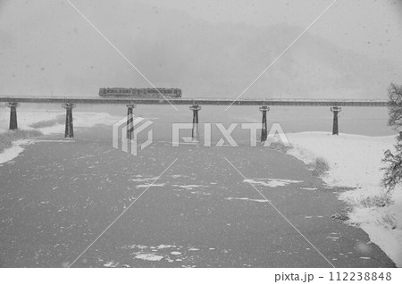 大雪の西和賀町 JR北上線 大雪の西和賀町 JR北上線 112238848