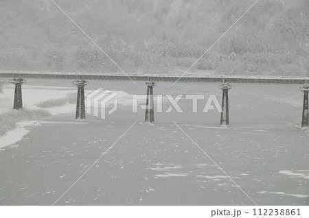 大雪の西和賀町　JR北上線 112238861