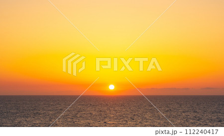 夕陽と海(柏崎市・御野立公園にて) 夕陽と海(柏崎市・御野立公園にて) 112240417