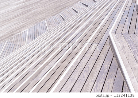 ウッドデッキが作る幾何学模様 ウッドデッキが作る幾何学模様 112241139