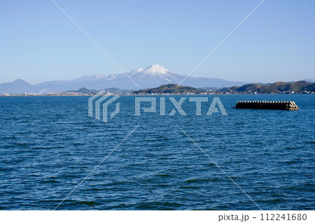 冬の中海と大山 冬の中海と大山 112241680