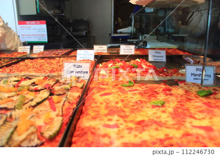 世界中が憧れる「水の都」ベネチア（ベニス）観光スポット　サン・マルコ広場やドゥカーレ宮殿　 112246730