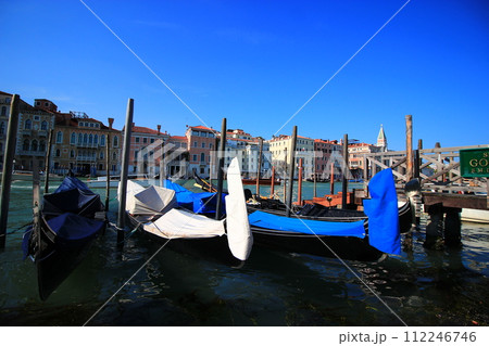 世界中が憧れる「水の都」ベネチア(ベニス)観光スポット サン・マルコ広場やドゥカーレ宮殿 世界中が憧れる「水の都」ベネチア(ベニス)観光スポット サン・マルコ広場やドゥカーレ宮殿 112246746