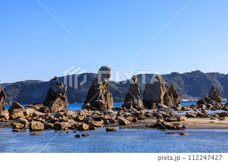 昼下がりの橋杭岩 和歌山県串本町 昼下がりの橋杭岩 和歌山県串本町 112247427