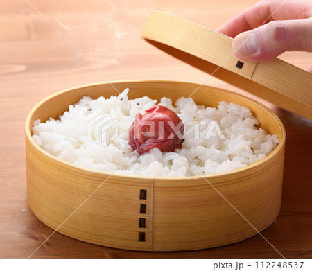 日の丸弁当　曲げわっぱ お弁当 112248537