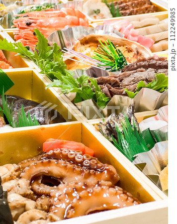 美味しそうなお節料理 112249985