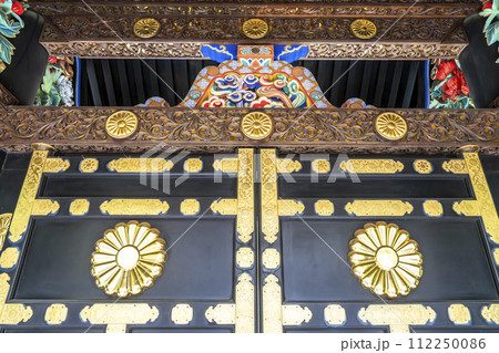 早春の瑞鳳殿　涅槃門　宮城県仙台市 112250086