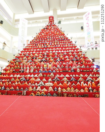 鴻巣のびっくりひな祭り 112251290