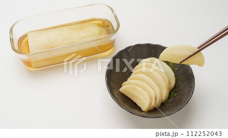 大根の漬け物・醤油漬け イメージ 大根の漬け物・醤油漬け イメージ 112252043