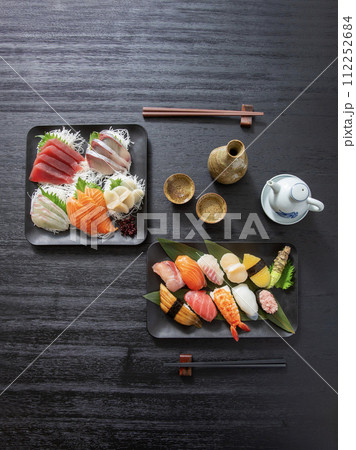 寿司、刺身、和食俯瞰撮影 寿司、刺身、和食俯瞰撮影 112252684