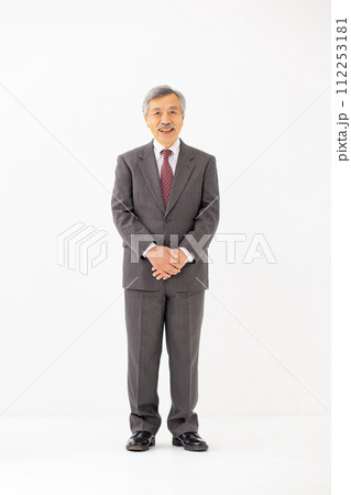 シニア男性 ビジネス ポートレート シニア男性 ビジネス ポートレート 112253181