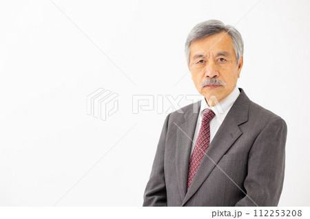 シニア男性 ビジネス ポートレート シニア男性 ビジネス ポートレート 112253208