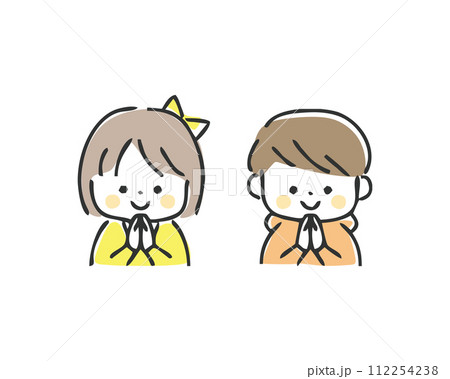 合掌する男の子と女の子 112254238
