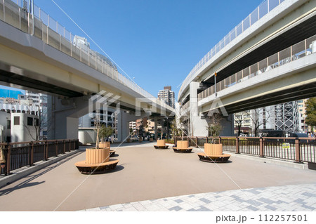 東京都港区東麻布の一の橋公園 112257501