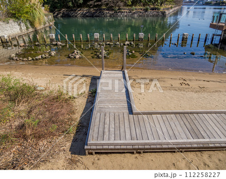 ウォーターズ竹芝に作られた人口の干潟【竹芝干潟】 112258227