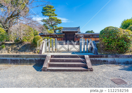 京都市東山区　第七十七代後白河天皇　法住寺陵 112258256