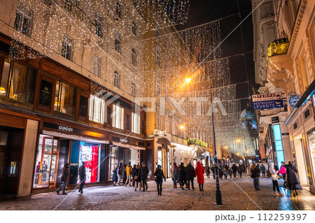 ウィーン コールマルクト通りのイルミネーション ウィーン コールマルクト通りのイルミネーション 112259397